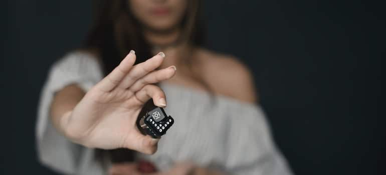 Woman presenting one of the stress relievers that can help during alcohol and drug rehab in West Virginia - a fidget toy.