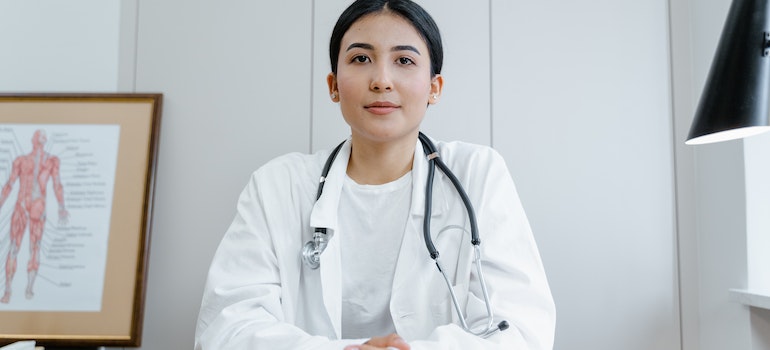 a woman doctor with a lot of experience in treating substance abuse