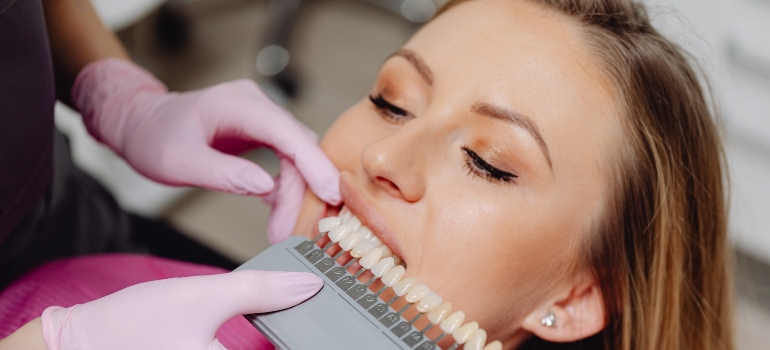 professor demonstrating what meth does to your teeth