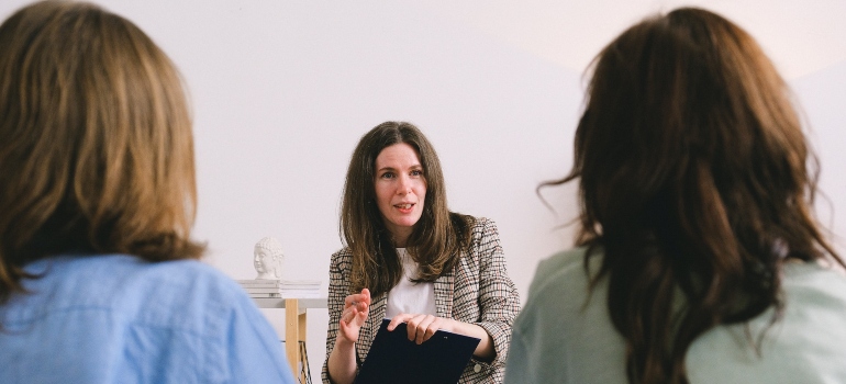 woman explaining unique needs women face in recovery