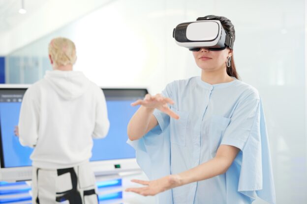 doctor using Virtual Reality in addiction treatment
