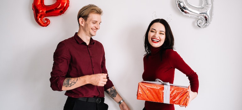 a couple celebrating success during addiction treatment