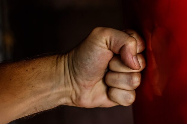 an illustration how drugs and alcohol fuel violent behaviors