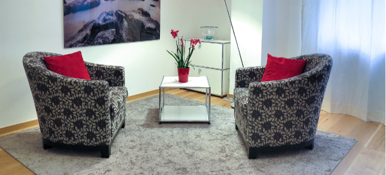 Two armchairs facing each other, symbolizing psychotherapy.