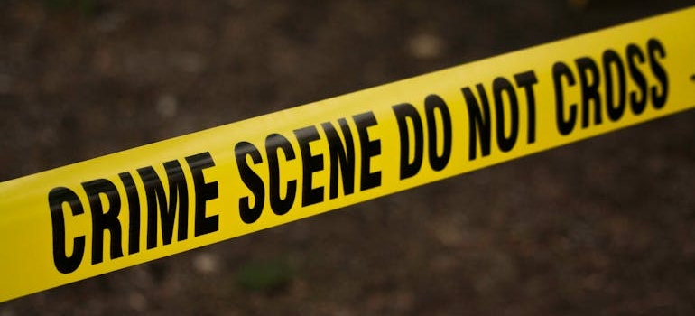 Crime scene do not cross signage.