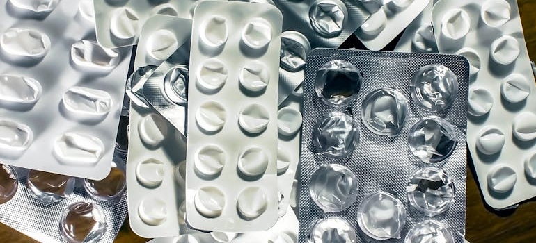 Recurring Patterns of Toxic Behaviors in Addiction