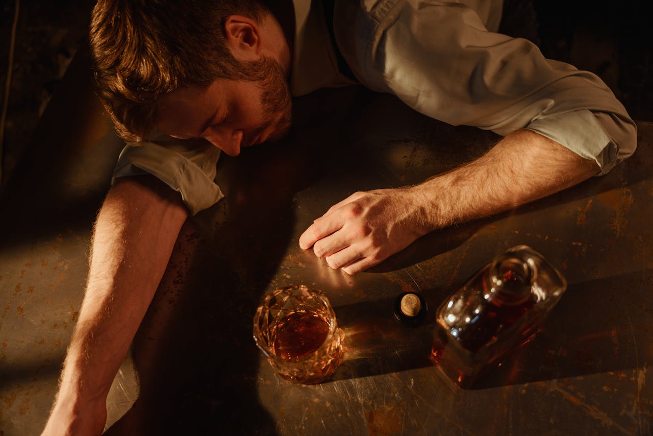 Causes, Symptoms, and Risk Factors of Delirium Tremens