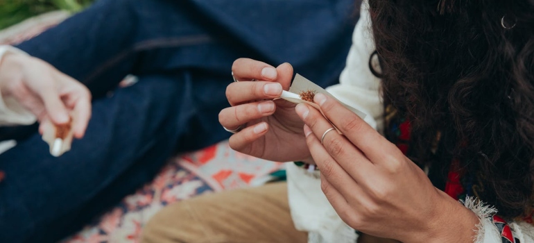 A woman using cigarettes