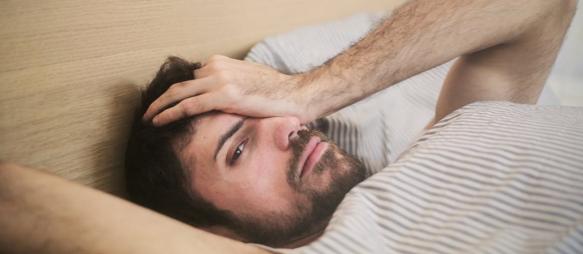 A man with hydrocodone withdrawal symptoms cannot sleep.
