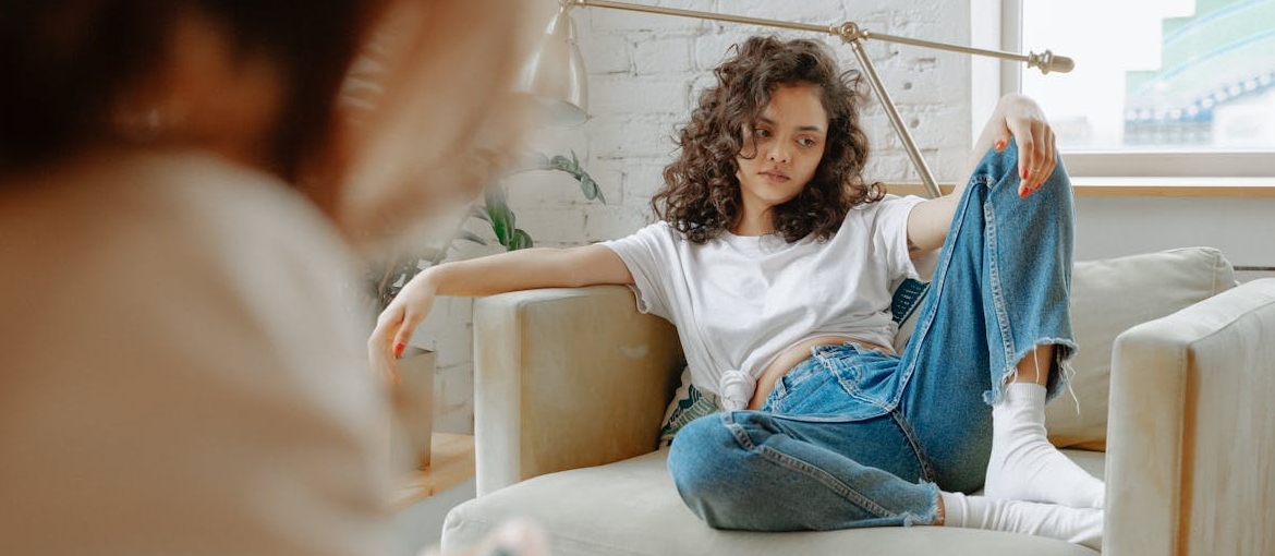 A teenager girl in motivational interviewing for teens.