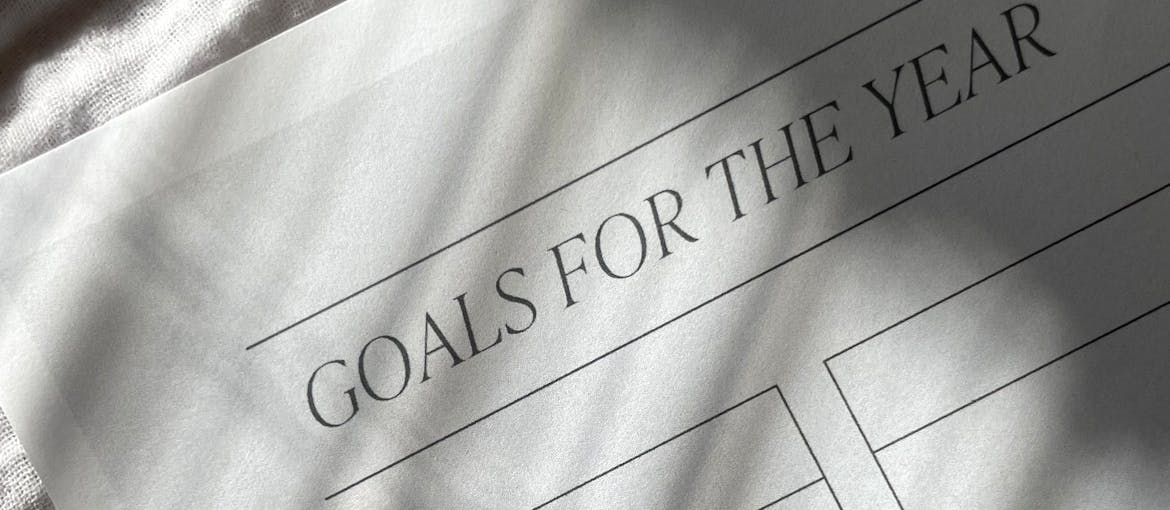 Goals for the year written on a paper.