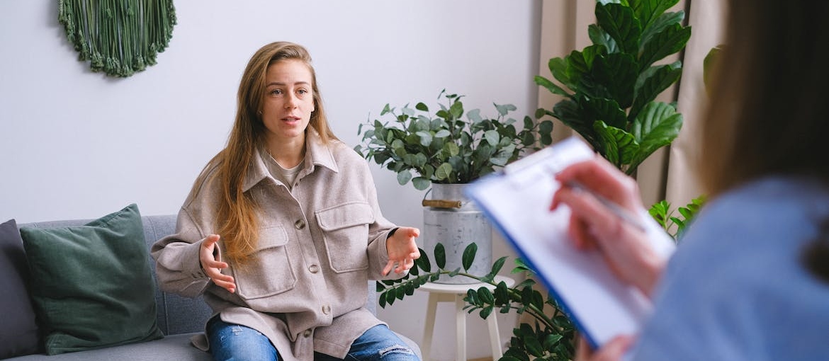 Woman talking about using ketamine as a party drug to her therapist.