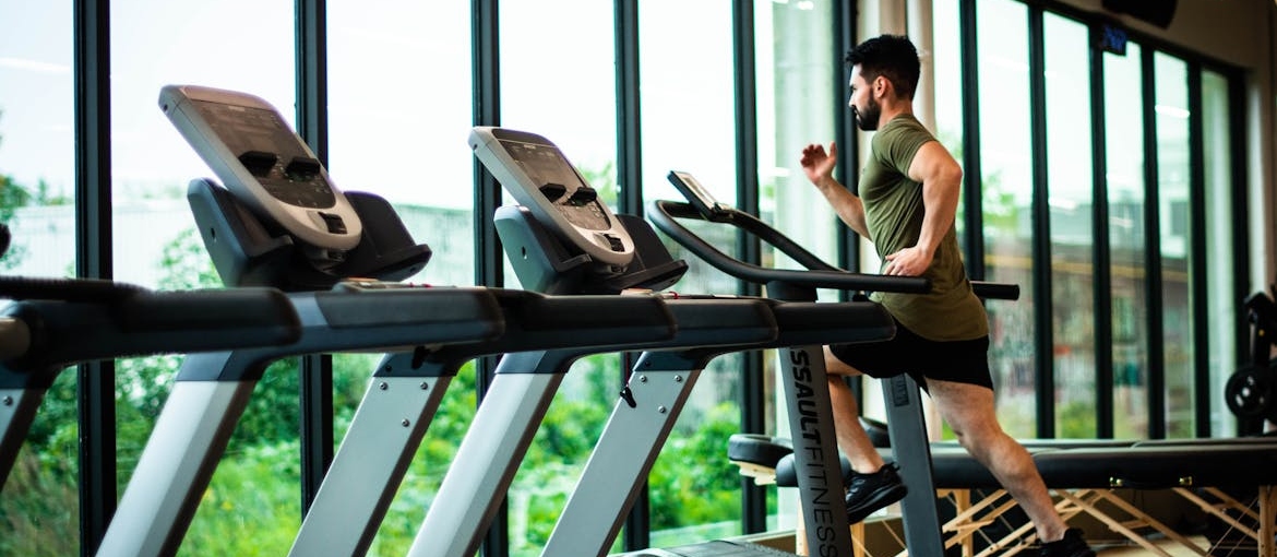 Man running on the treadmill.